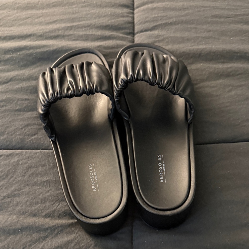 AEROSOLES Black Gathered Strap Slide Sandals - Picture 3 of 4